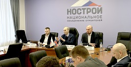 Анвар Шамузафаров провёл трёхстороннюю встречу с Ассоциацией застройщиков Таджикистана и НОСТРОЙ